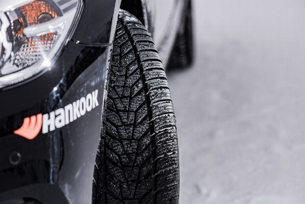 Hankook бере топ-позиції: впевнені оцінки для Winter i*cept evo 3 та Kinergy 4S 2